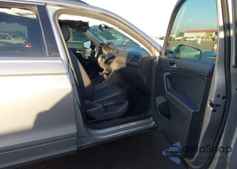 2019 Volkswagen Tiguan 2.0T Se/2.0T Sel/2.0T Sel R-Line/2.0T Sel R-Line Black z USA, uszkodzony, nr VIN 3VV3B7AX6KM161241